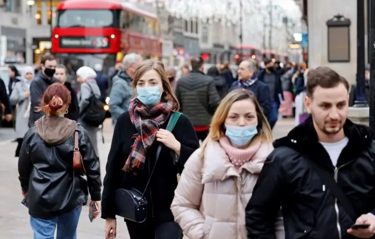 Inglaterra acaba com o uso obrigatório de máscara