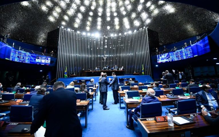 Senado manterá sessões semipresenciais