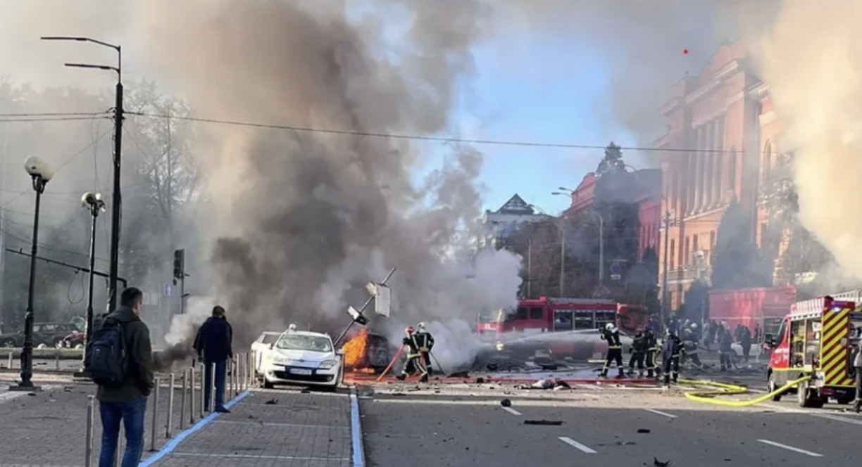 Rússia volta a atacar Kiev