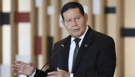 Governo Bolsonaro quer Hamilton Mourão presidindo o Senado em 2023