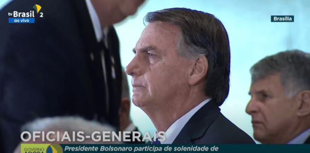 Bolsonaro participa de evento com militares em Brasília