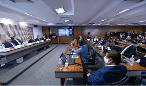 PEC da Gastança passa pela CCJ do Senado