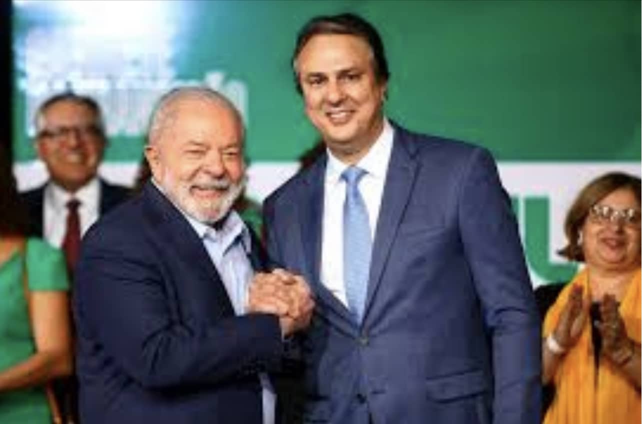 Lula e o ministro da Educação Camilo Santana. Foto: Agência Brasil.