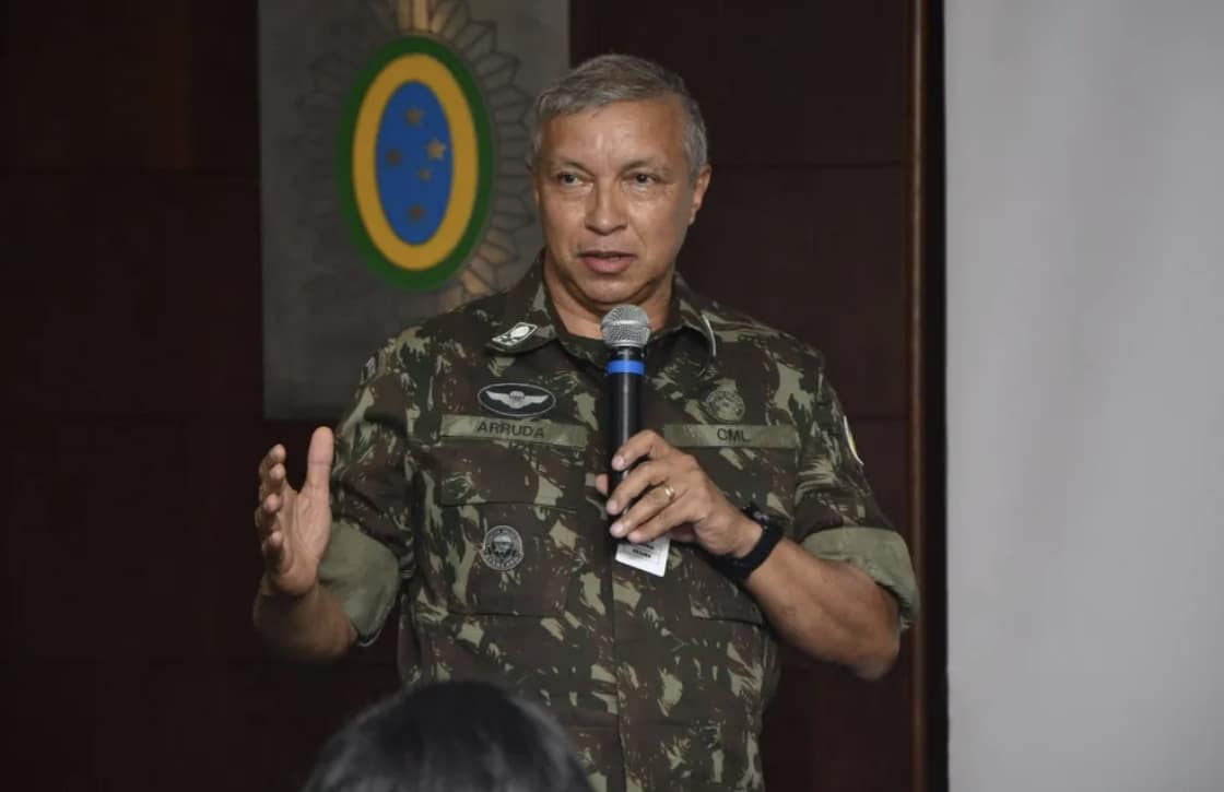 General Arruda foi demitido do comando do Exército. Foto: Divulgação.