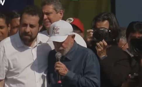 Propaganda eleitoral antecipada: Lula pede votos para Boulos