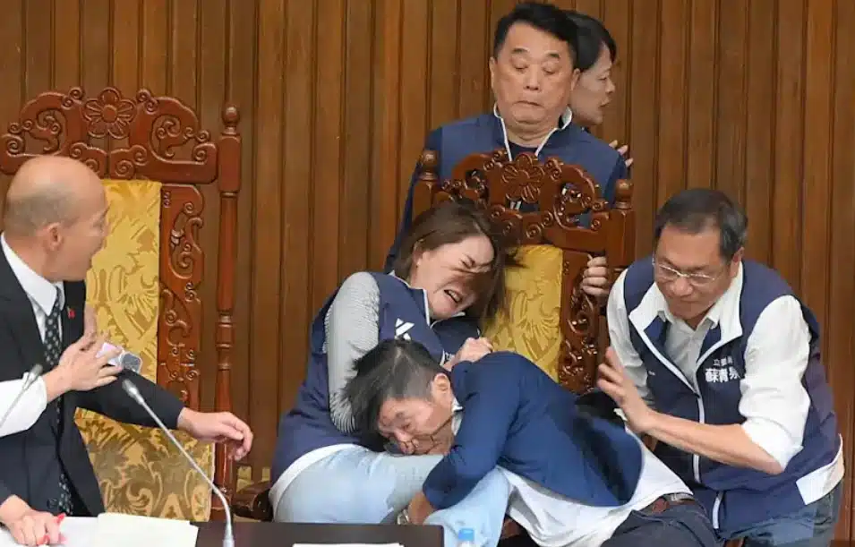 Confronto parlamentar em Taiwan